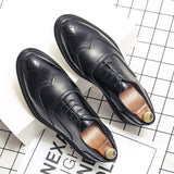 Pointed Toe Black Brown Dress Shoes Lace up Formal New Design Durable Fashion Men Brogue Wedding Shoes for Men
