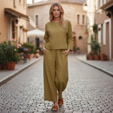 Casual Modern Women's Top and Pants Set