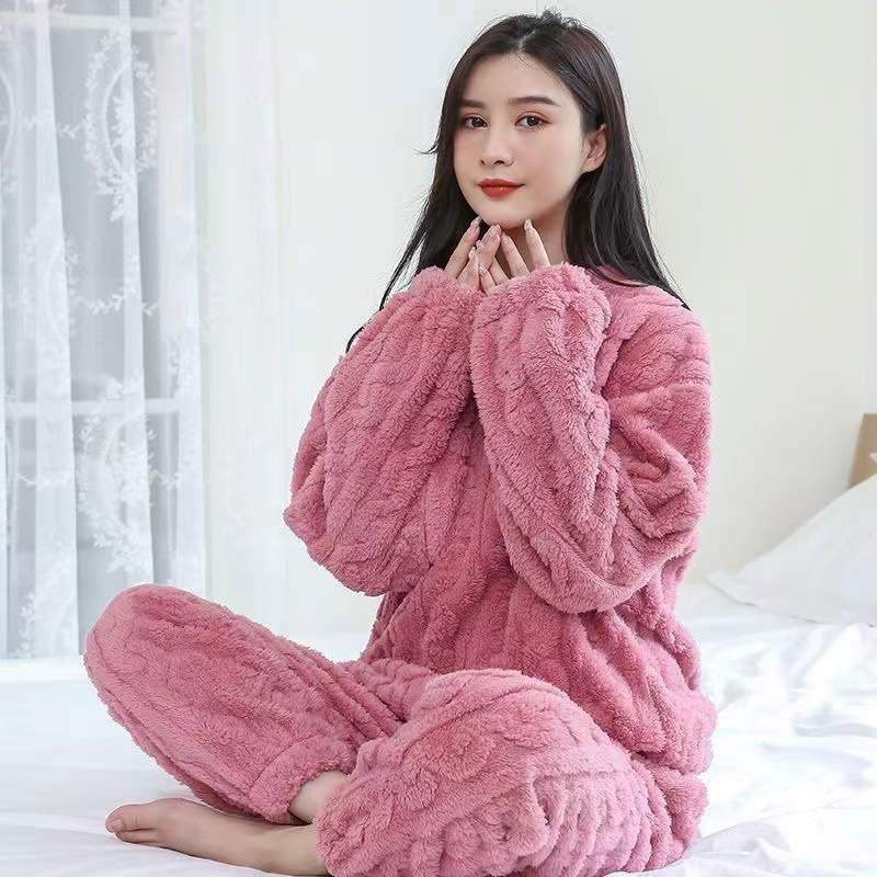 Winter Warm Fleece Pajamas for Women - Thickened Jacquard & Loose Long Sleeve Loungewear Set