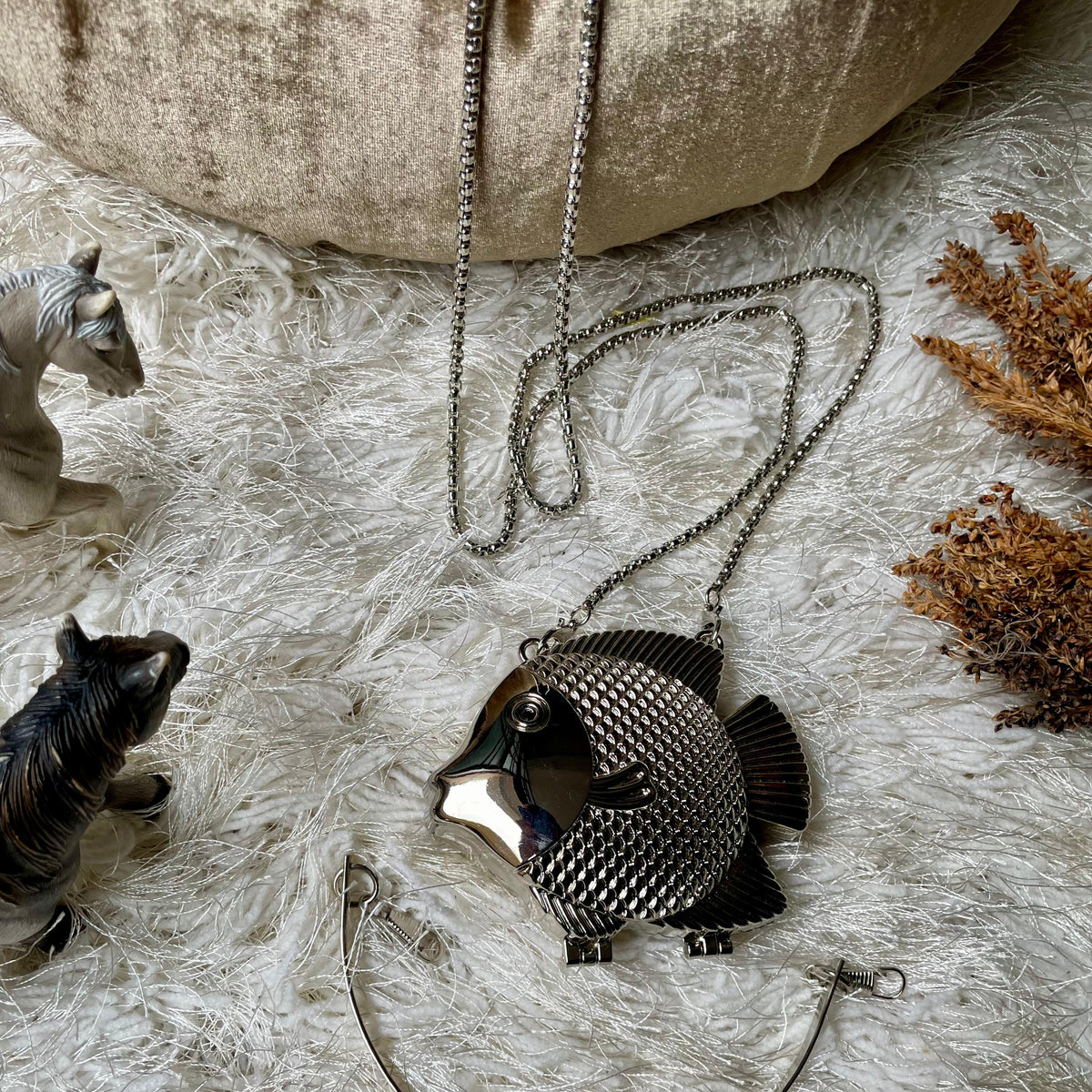 Tropical Fish Clutch