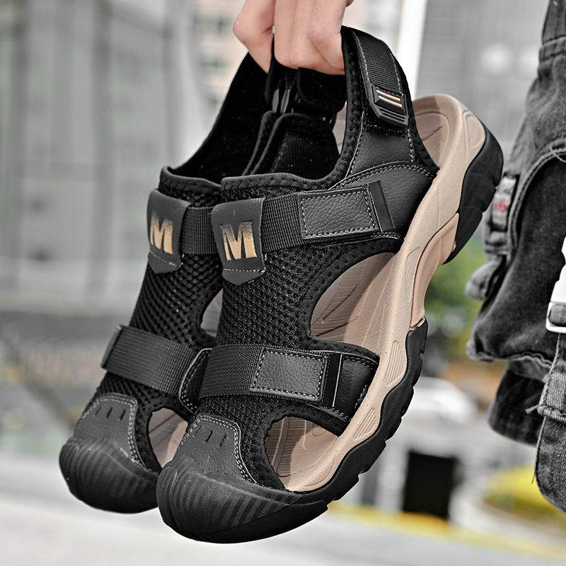 Summer Casual Breathable Mesh Durable Men Sandals Classic Toe Cover Handsome Lightweight Flat Beach Shoes