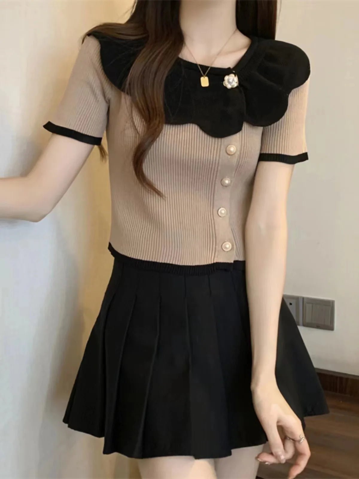 Contrasting Colors Graphic Tee Classic Ruffled Collar Tops for Women Comfortable Short - sleeved T-shirt - Zeprah