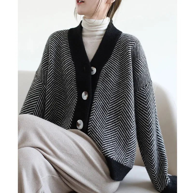 New Fashion Women's V - Neck Casual Autumn Loose Sweater 2025 Women's Spring - Autumn Retro Lazy Vibe Knitwear Cardigan - Zeprah