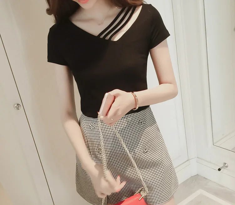 Premium Quality Graphic Tee Slim - fit Tops for Women V - neck Crop Top - Zeprah