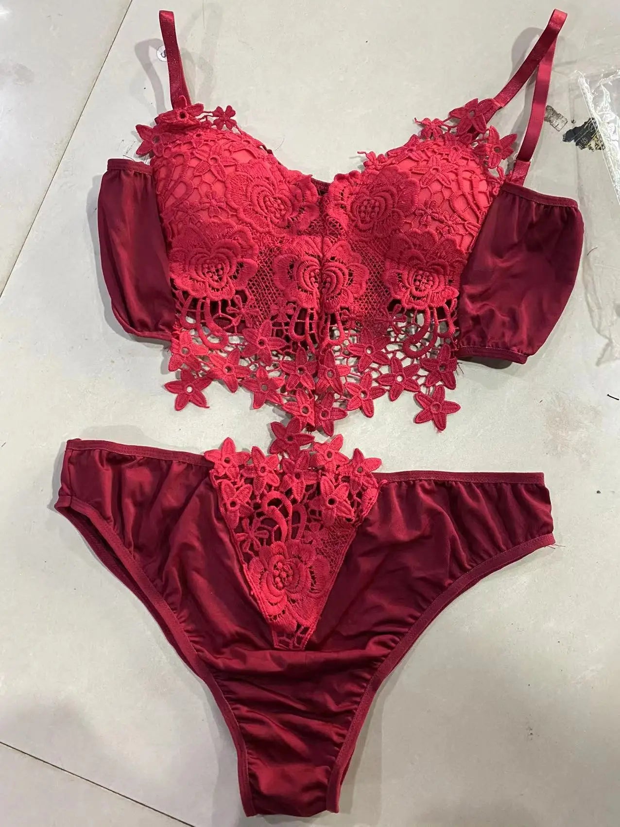 Two - piece Sexy Japanese Free Sexy Embroidered Lace Lingeries - Zeprah