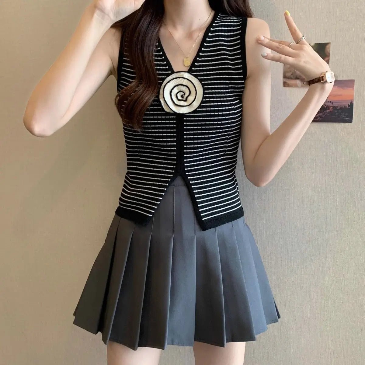 V - neck Tank Top for Women Floral Stripe Basic tank Top Fashionable Strapless Top - Zeprah